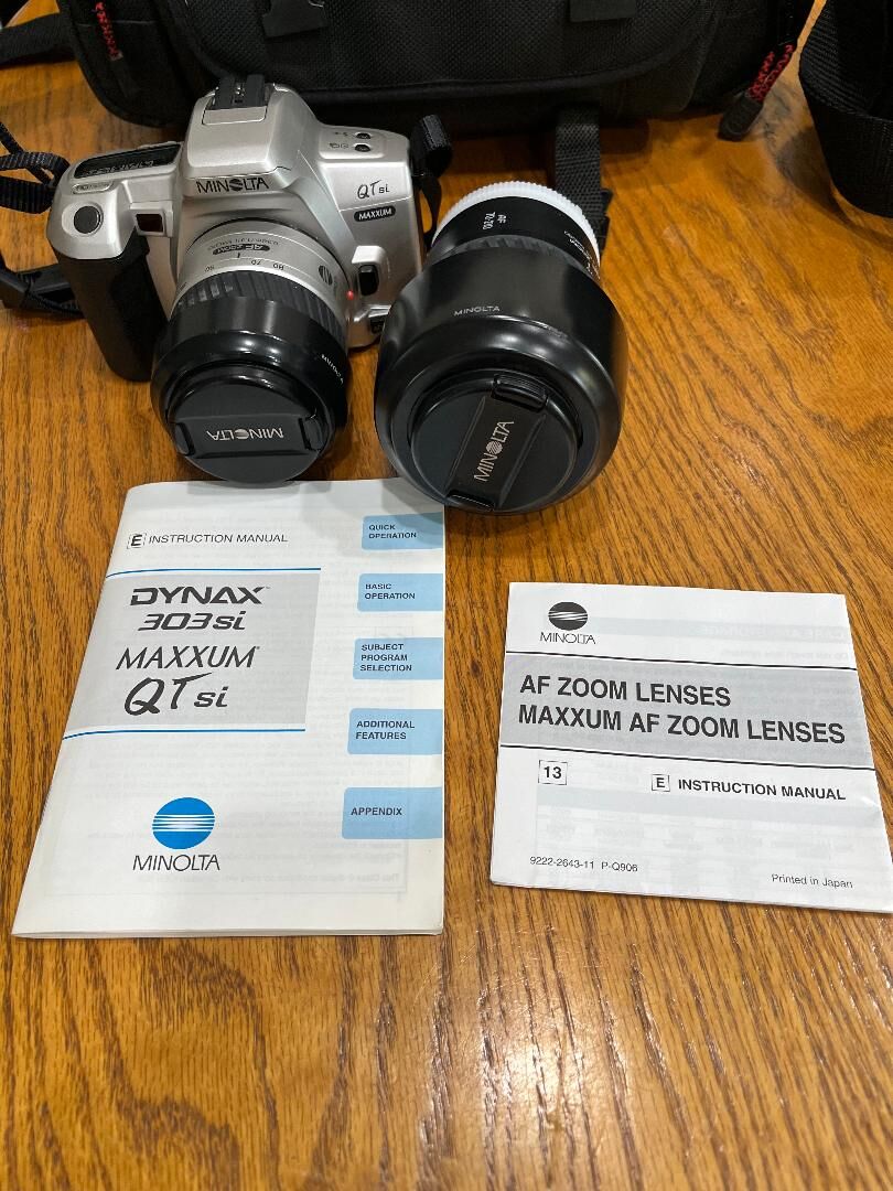 Minolta 35 mm camera