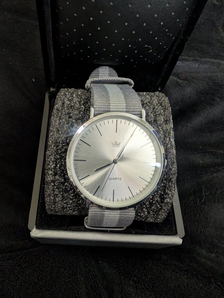 Quartz Analog Wristwatch with Silver Dial and Grey Striped Fabric Strap