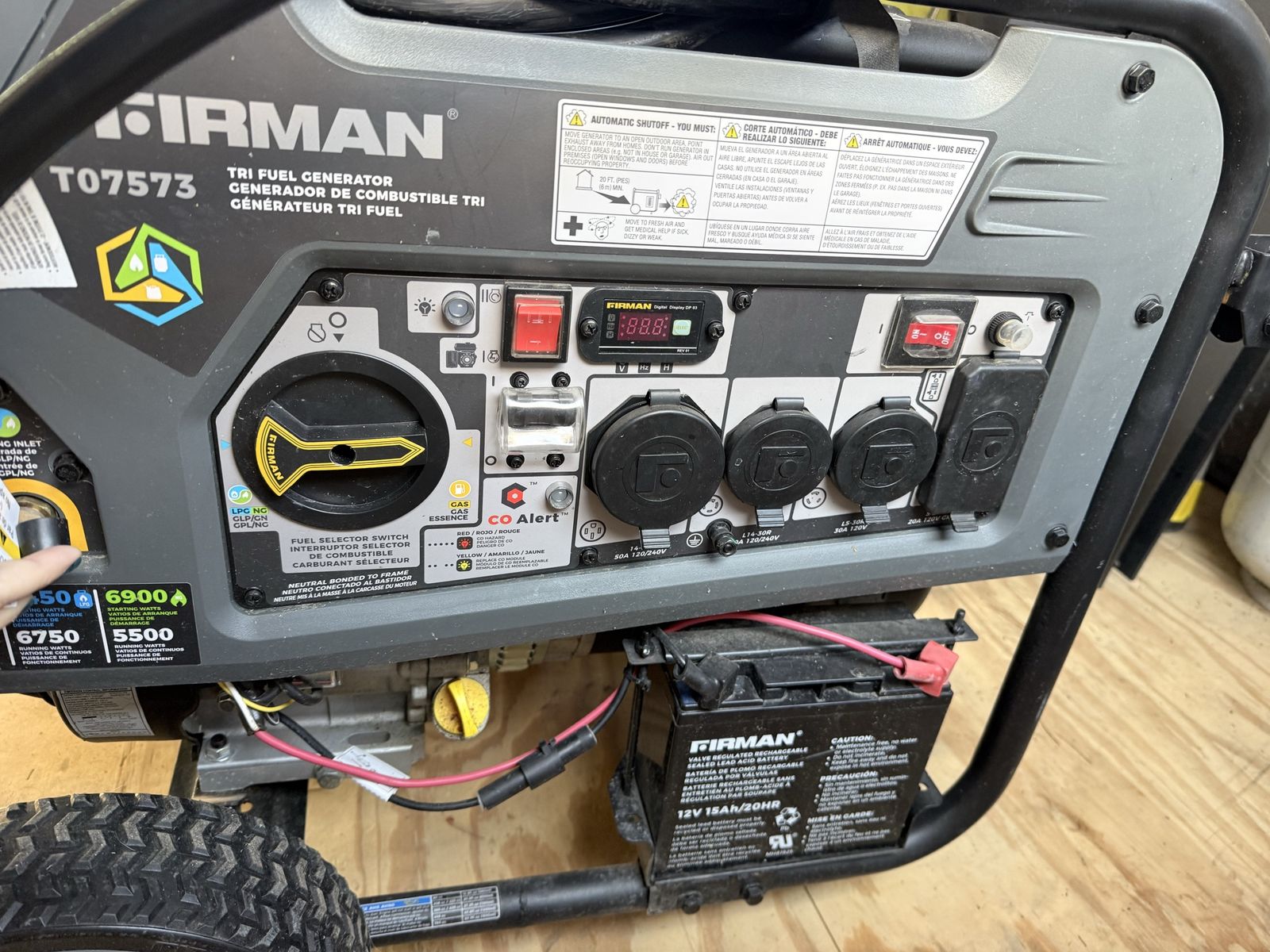 FIRMAN T07573 Tri Fuel Generator - 7500W Portable Gas Propane Natural Gas
