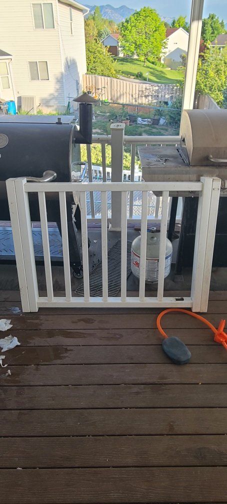 Vinyl Gate