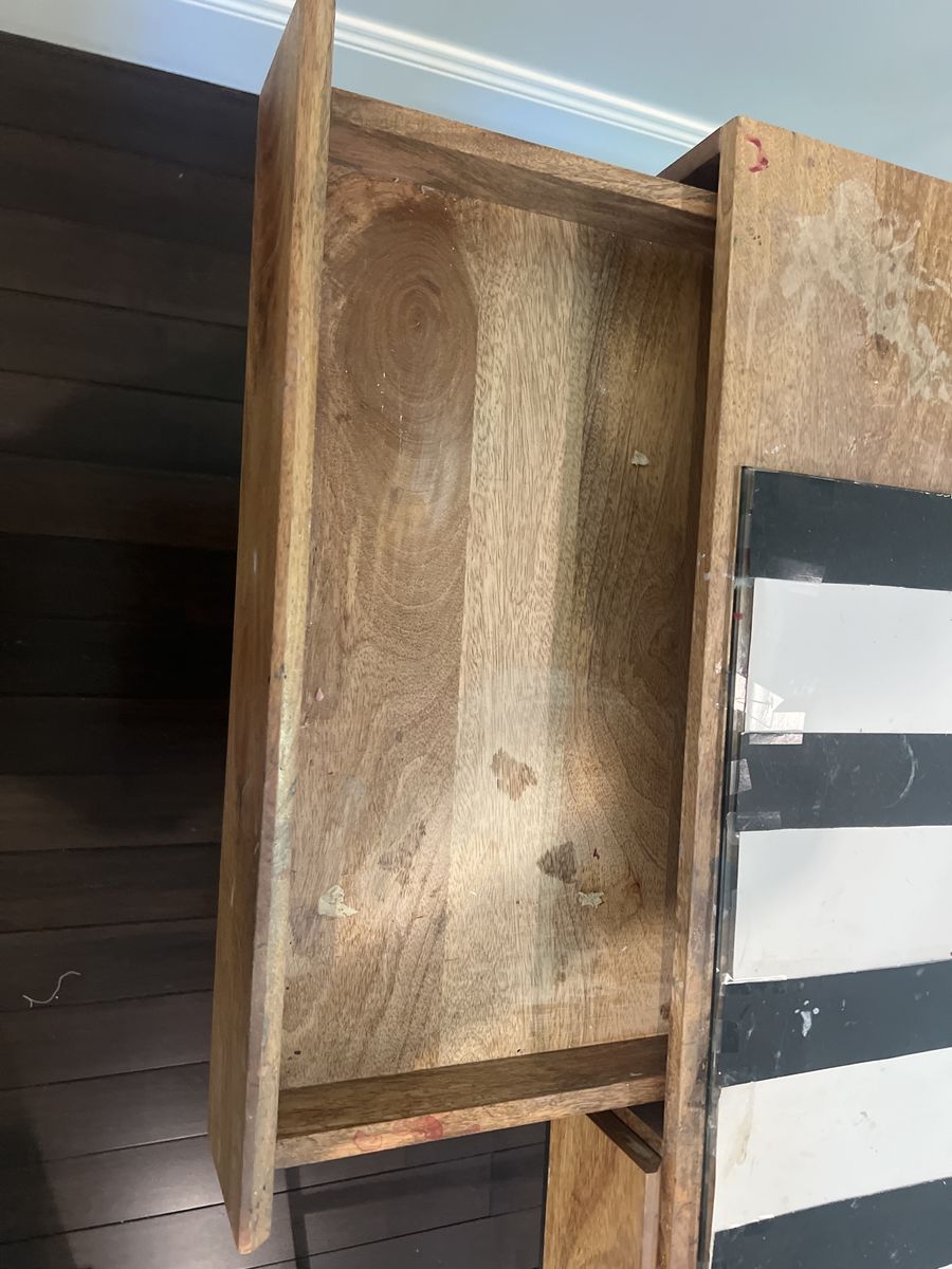 Main image 3