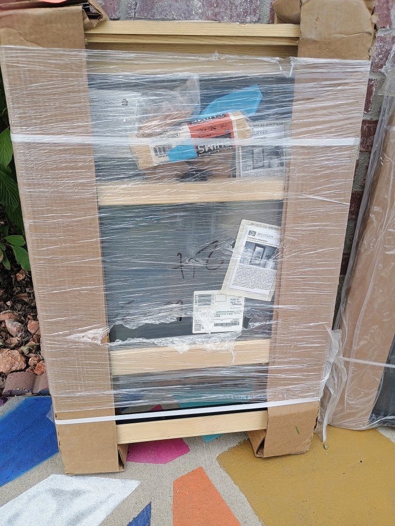 Brand New Jeld Wen W5500 Clad Double hung Window and screen set. Size: 24.25" X 33.75" 