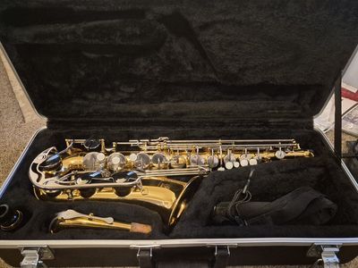 Yamaha Alto Sax with Warranty