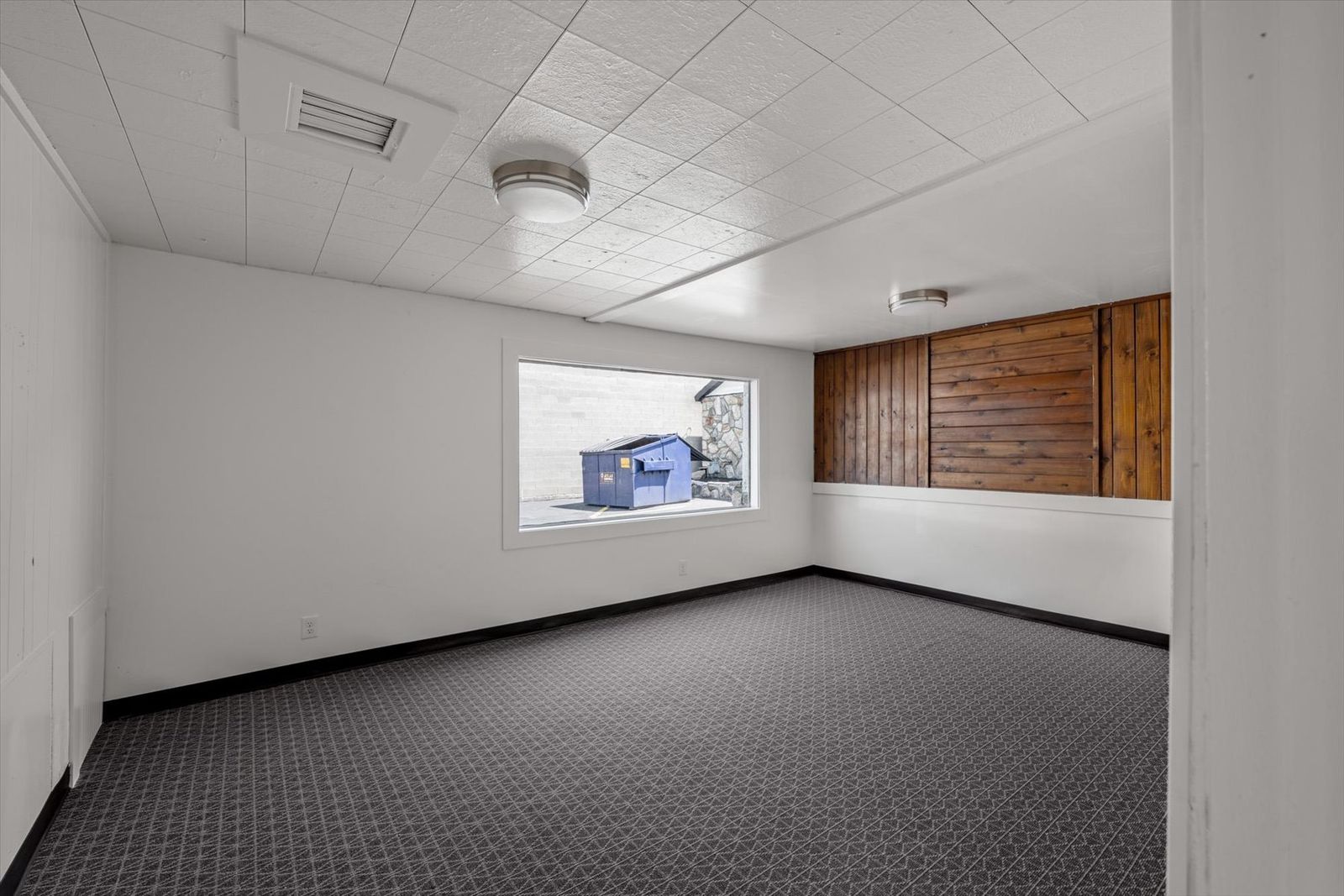 Main image 10