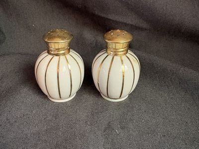 Vintage An Irice Hand-Painted Porcelain Salt & Pepper Shakers $20/both cash/venmo in Draper