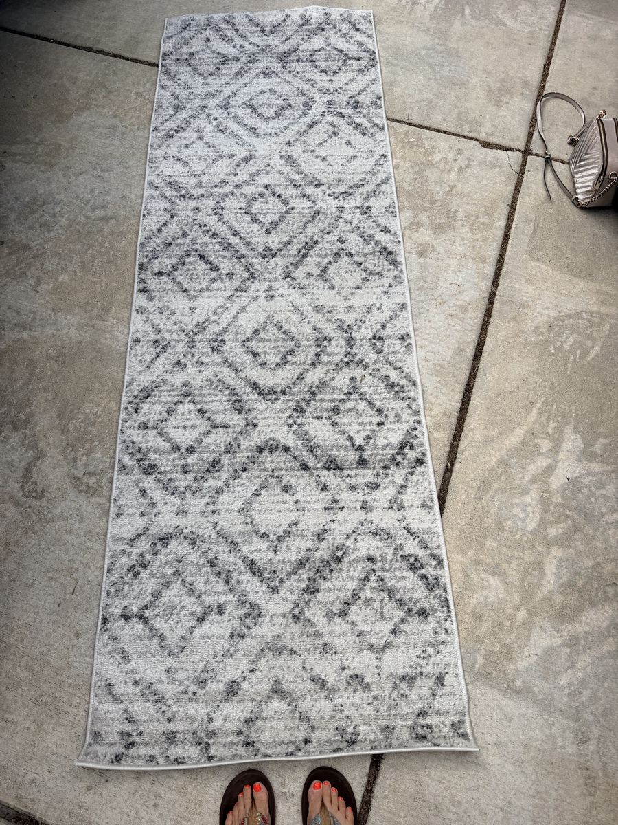Geometric Pattern Runner Rug - Grey/White, Modern Design, New.