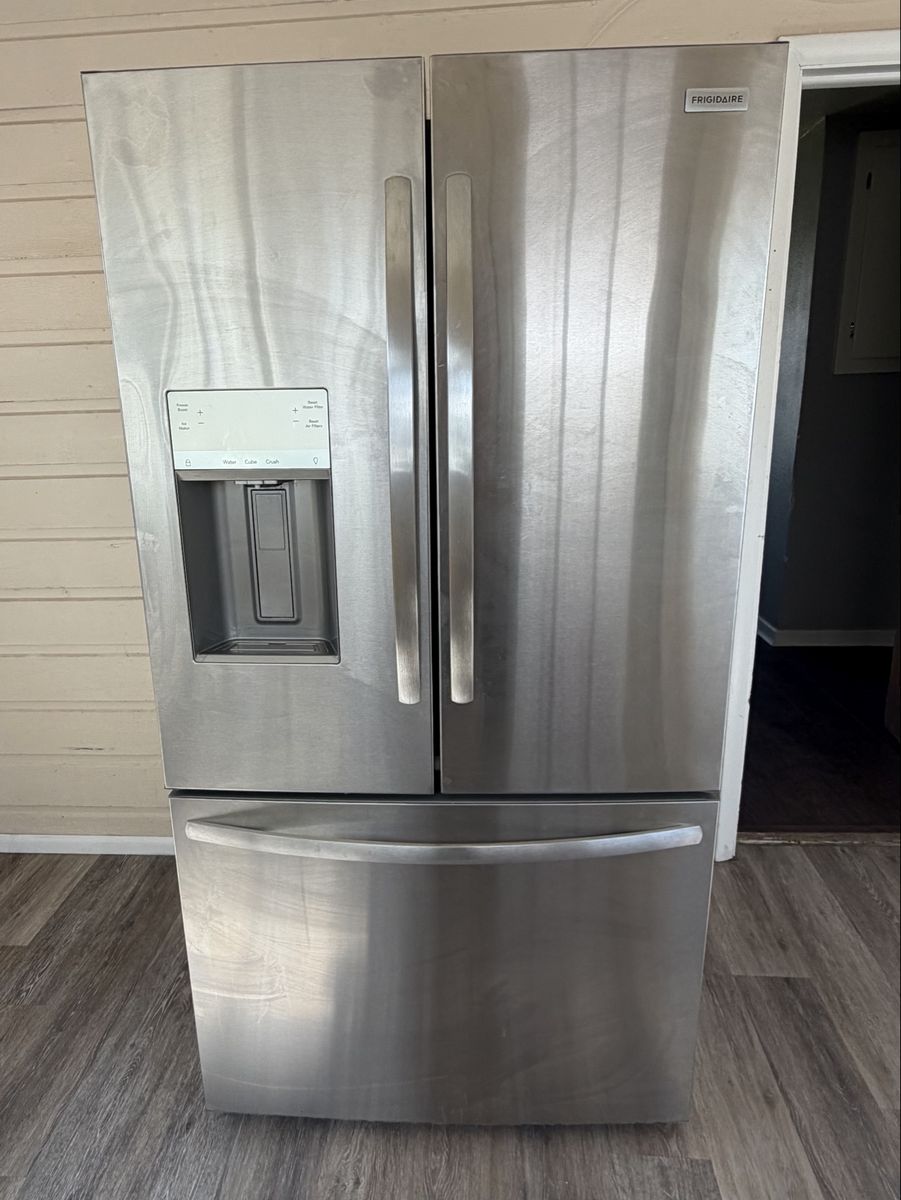 Frigidaire Fridge