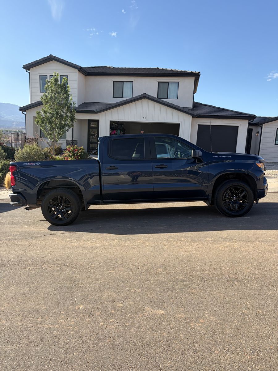 2022 Chevrolet Silverado 1500 Custom