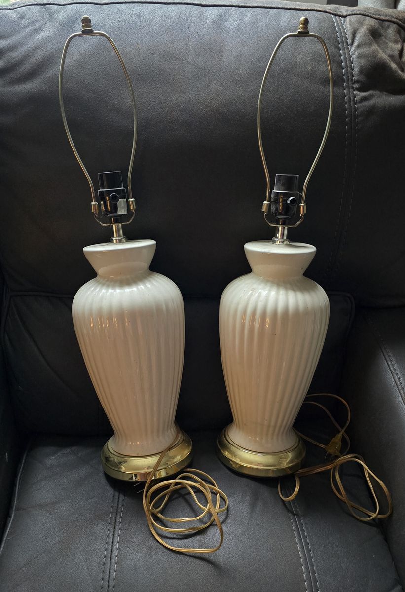 Beautiful Ceramic Vintage Lamp Set