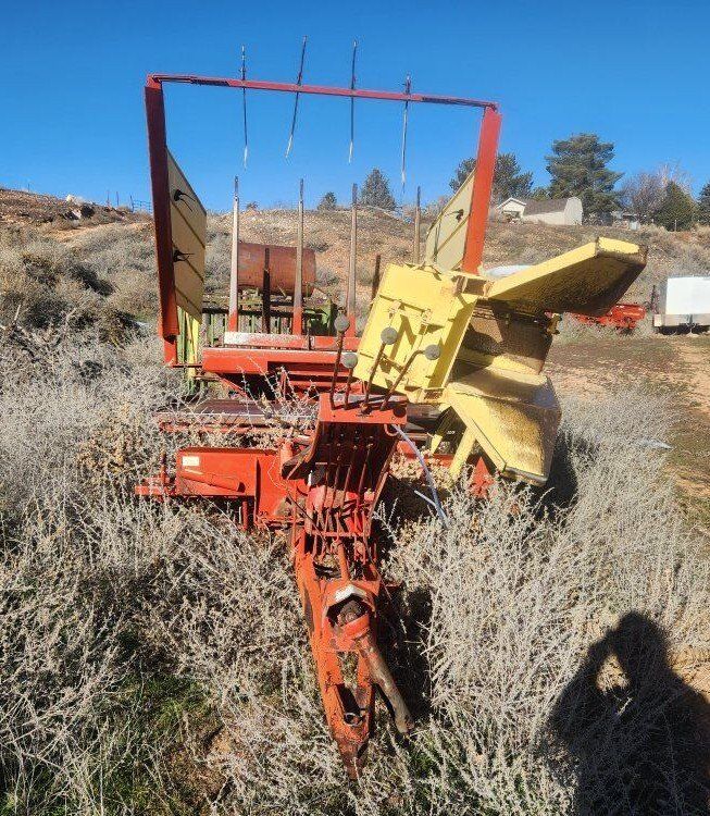 New Holland 1026 Stack Wagon (hay hauler, hay wagon)