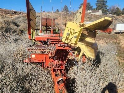 New Holland 1026 Stack Wagon (hay hauler, hay wagon)