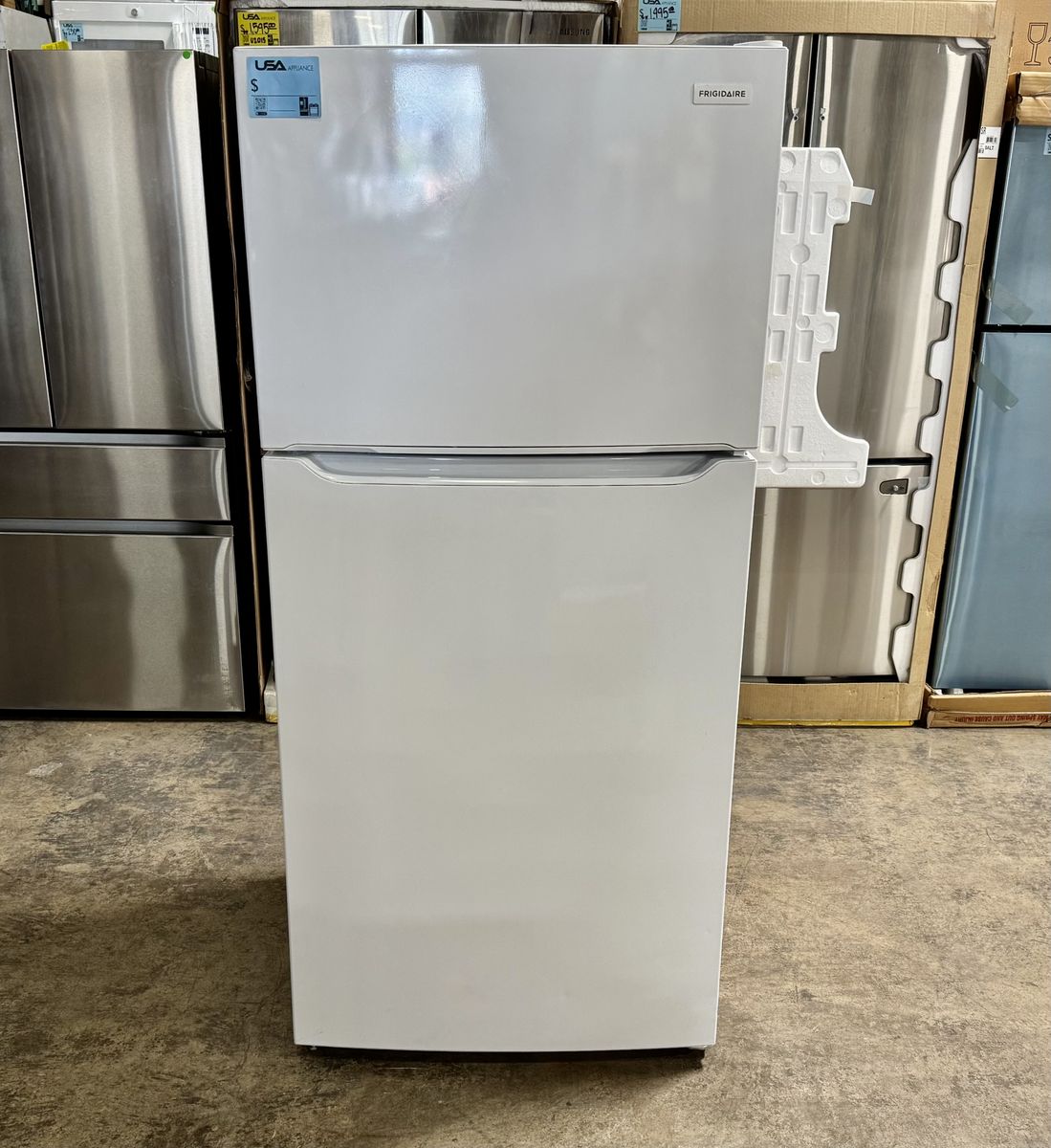 FRIGIDAIRE REFRIGERATOR WITH WARRANTY