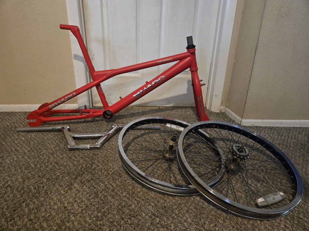 2002 haro frame with wheels and bars