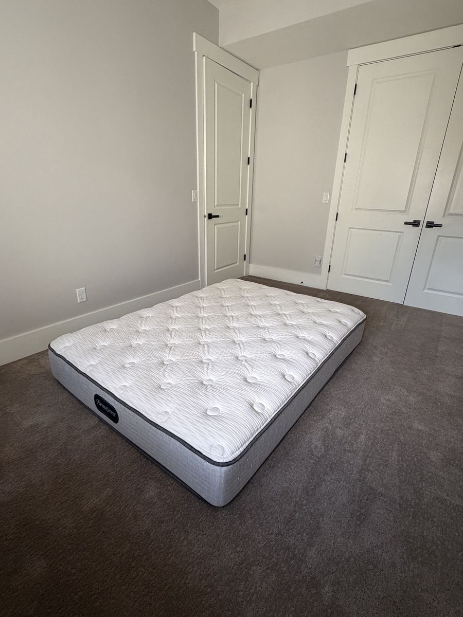 Queen Mattress- like new
