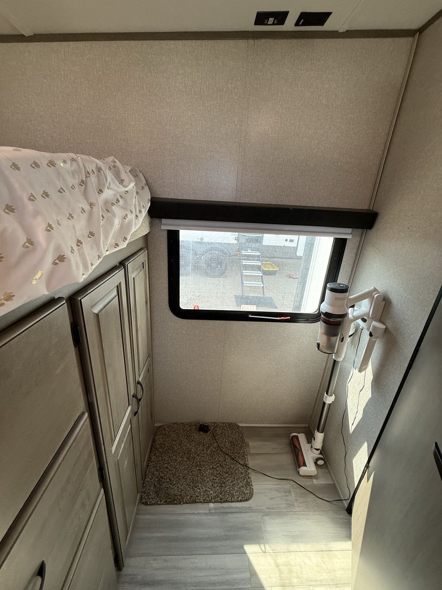 Main image 11
