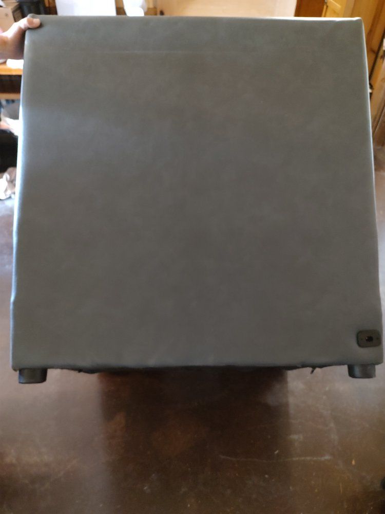 Main image 6