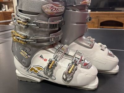 Womens Ski Boots