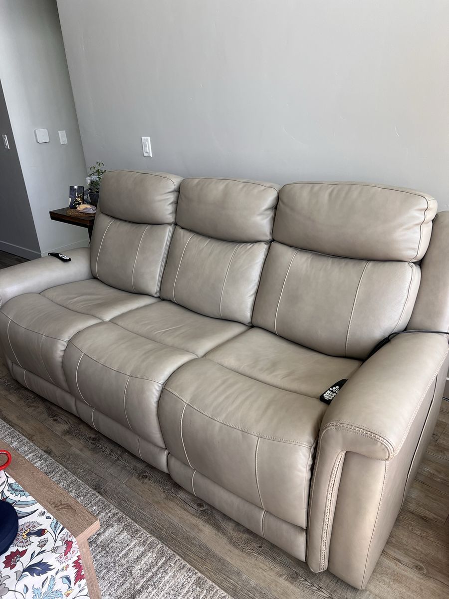 Sofa couch recliner