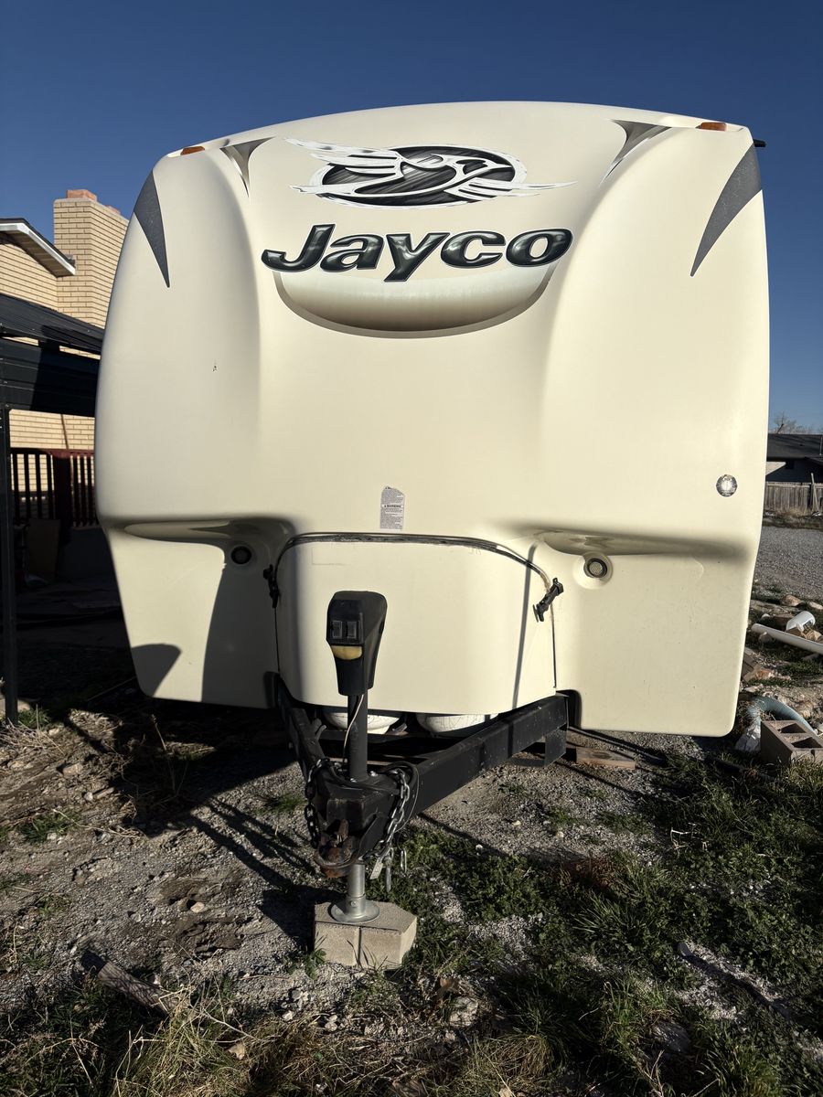 Jayco 32' Travel Trailer Model: 324BHTS
