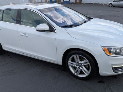 2015 VOLVO V60