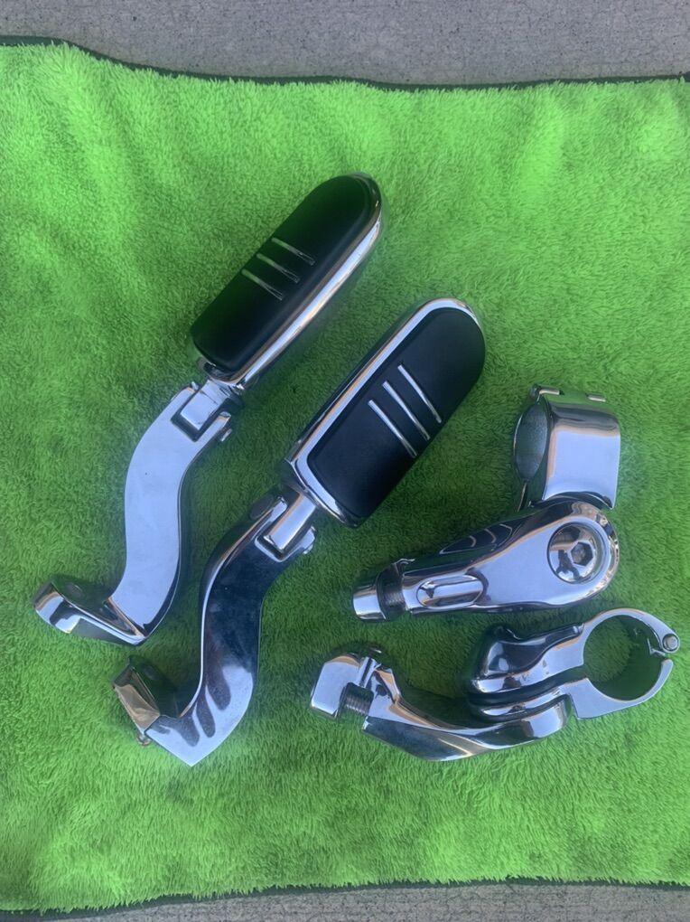 Harley Passenger Pegs And Highway Brackets