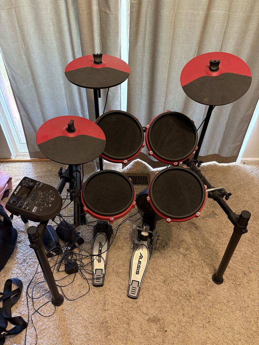 Alesis Nitro Max Electronic Drum Kit 
