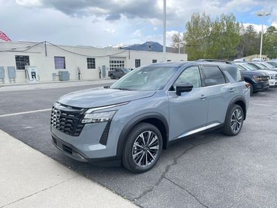 2026 Nissan Pathfinder Platinum