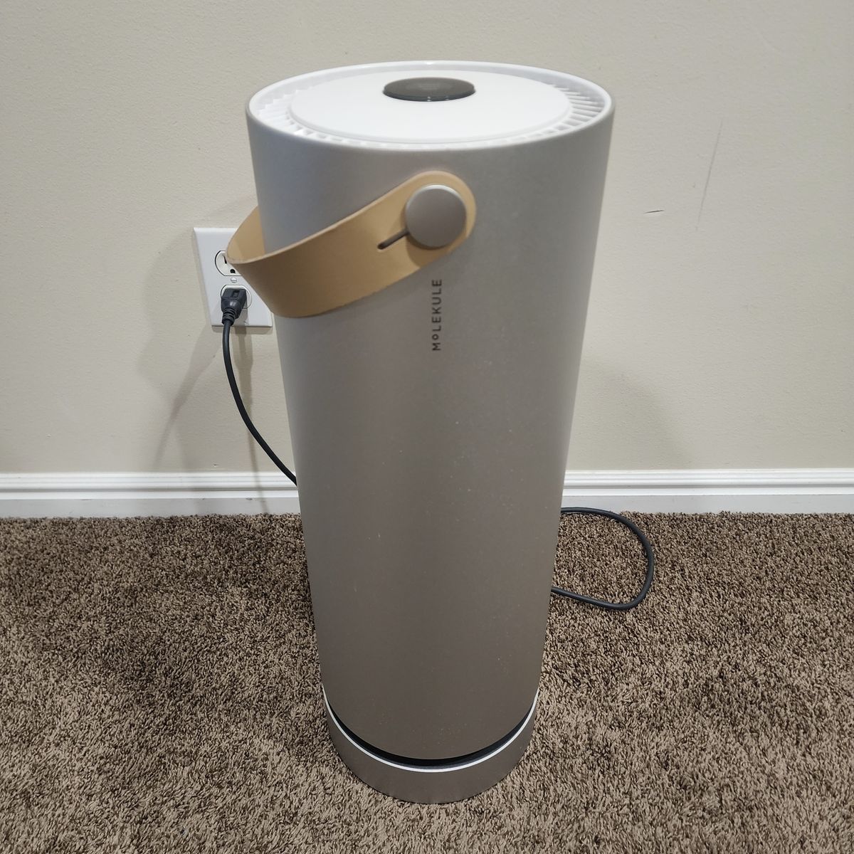 MOLEKULE HOME ONE AIR PURIFIER AIR POLLUTANT DESTROYER SILVER WORKS GREAT & CLEANS GREAT!