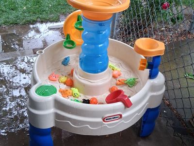Little Tikes water table