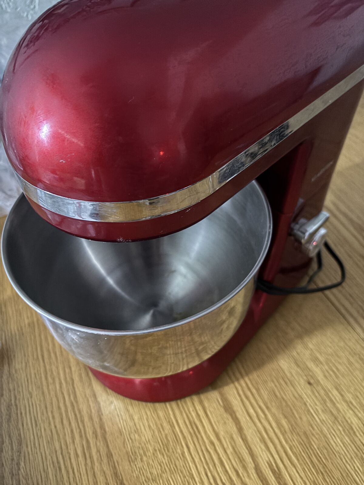 Klarstein Kitchen Mixer with Stainless Bowl, Whisk, and Mixer Blade