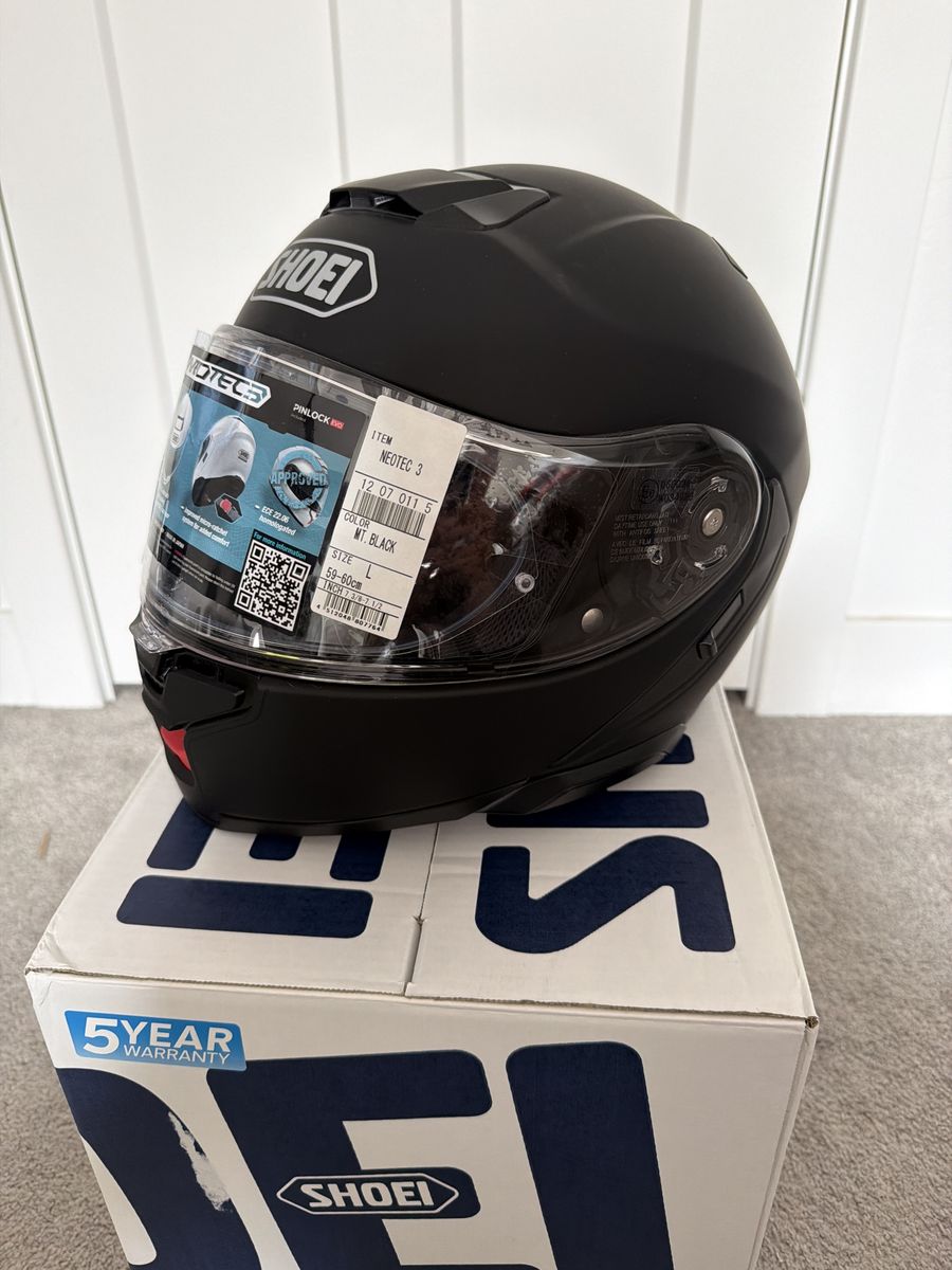 Shoei NEOTEC 3 large new.