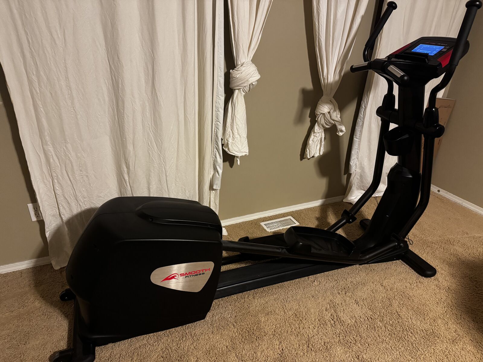 SMOOTH FITNESS HEAVY DUTY ELLIPTICAL