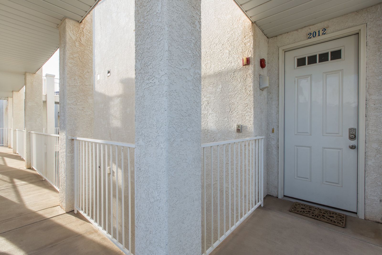 Main image 6