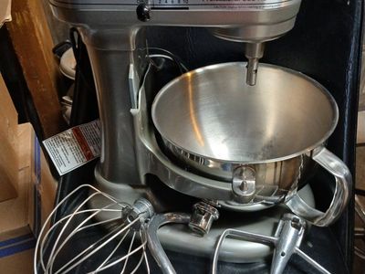 KitchenAid Professional 550 HD Stand Mixer 5.5-Qt Bowl Lift - Silver