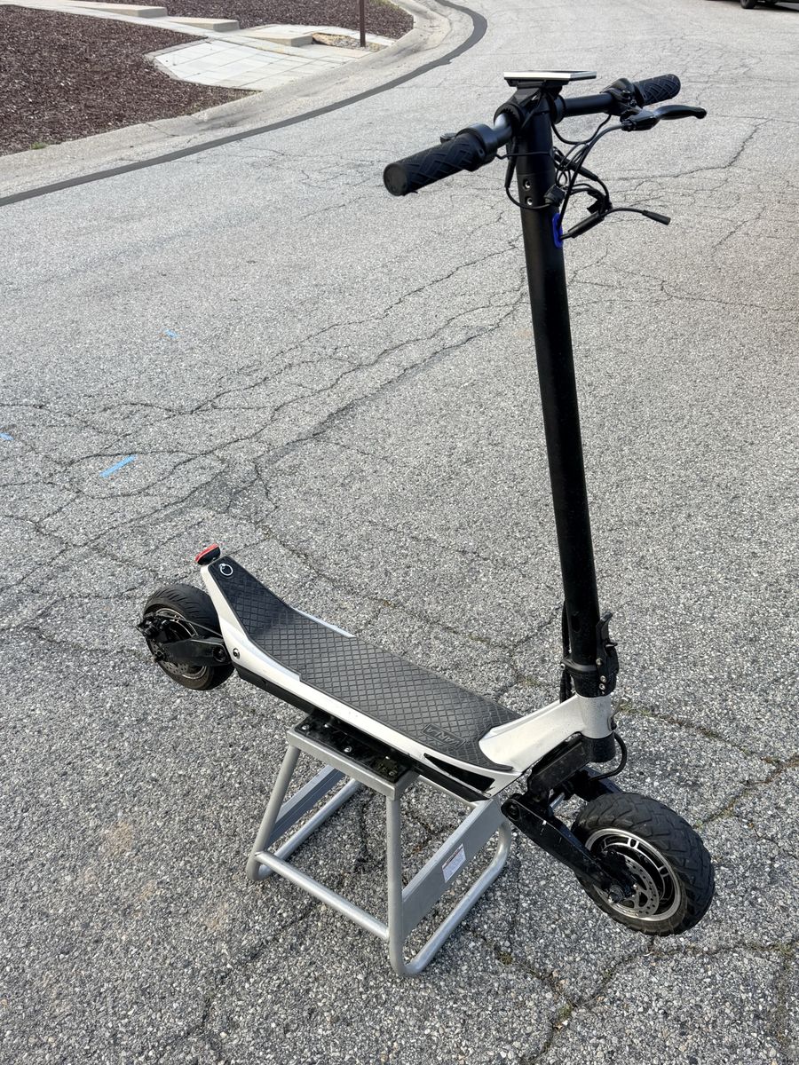 Varla Pegasus e scooter