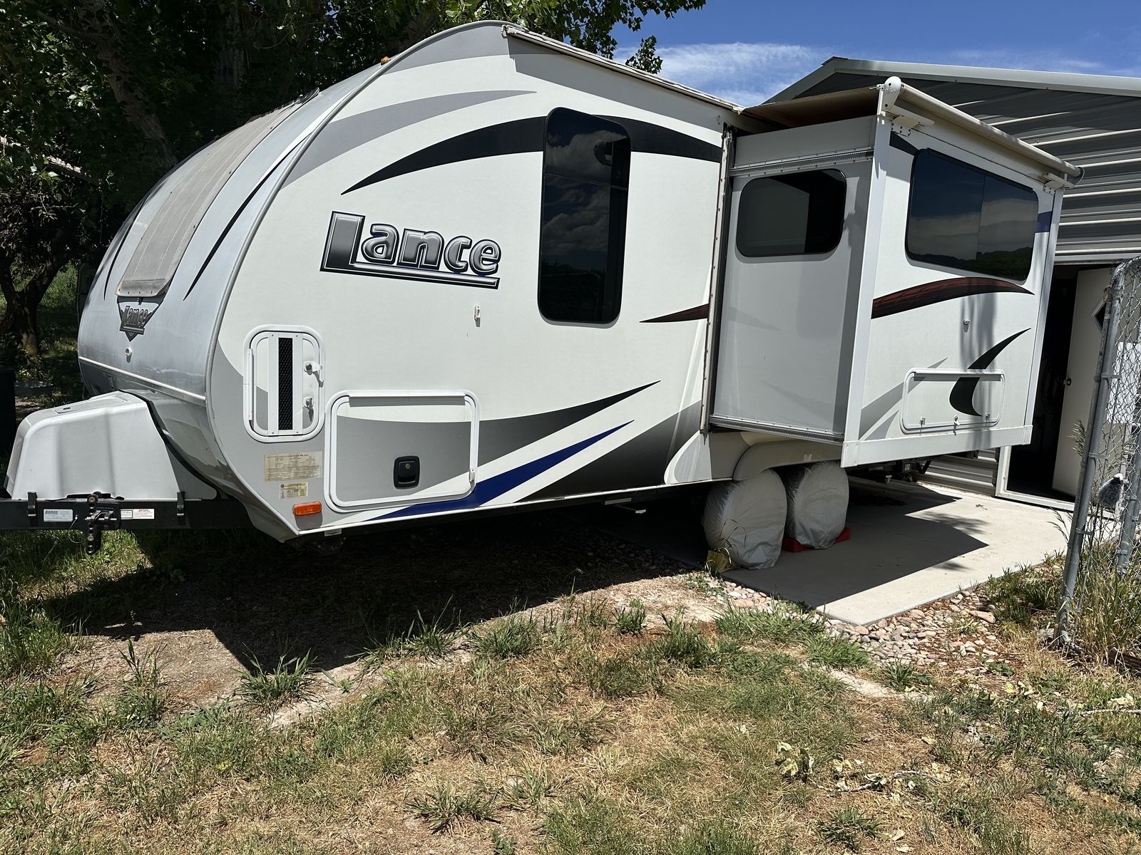 2017 Lance 4-Season 1995 Travel Trailer
