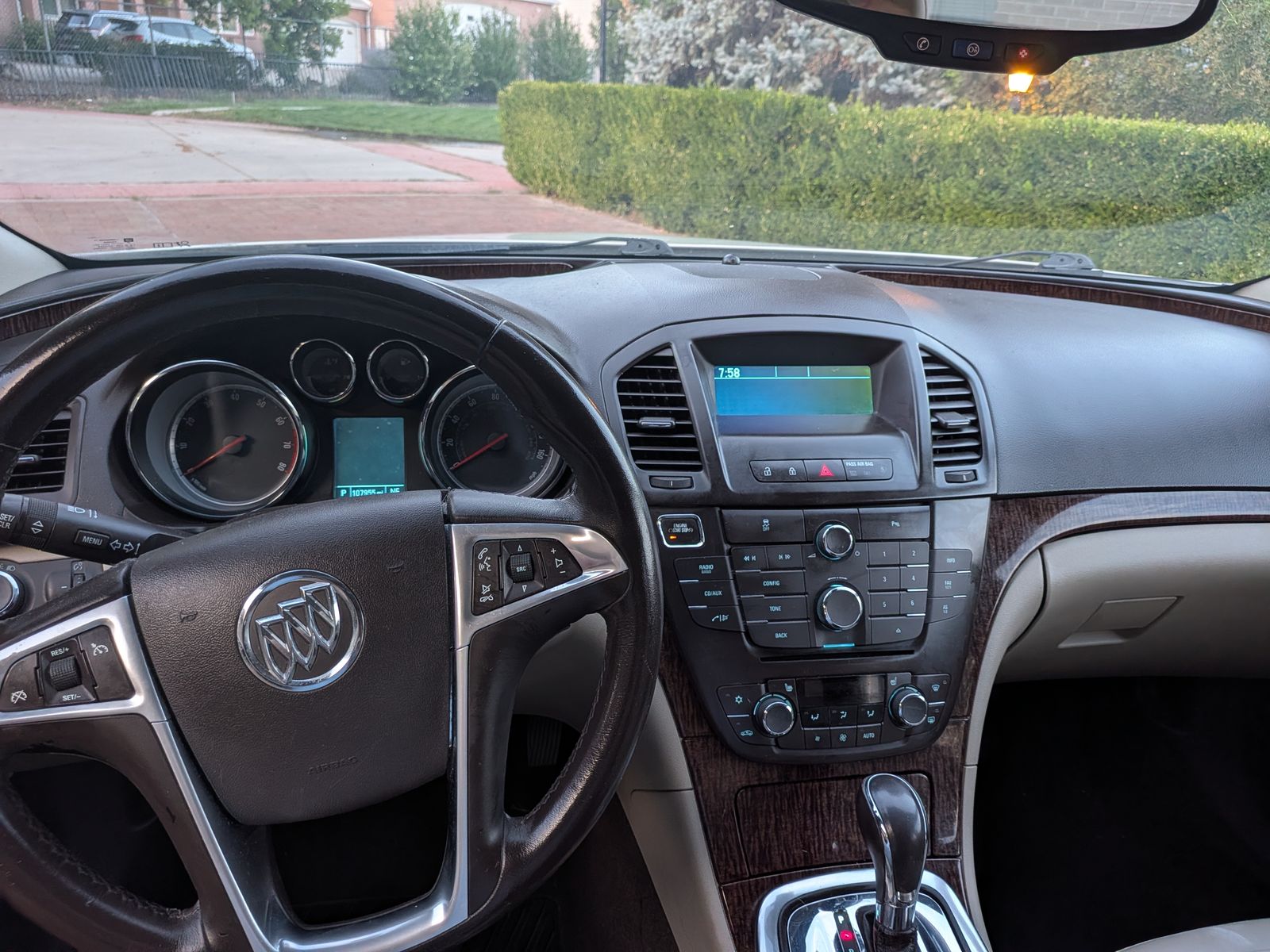 Main image 6