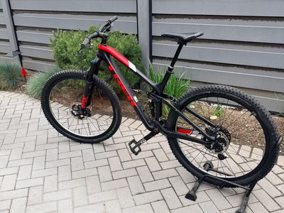 Trek Fuel EX 9.7, large frame, full-suspension trail bike in excellent condition