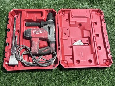 Milwaukee 5446-21 SDS Max Rotary Hammer Drill Kit 14A Anti-Vibration System (AVS)