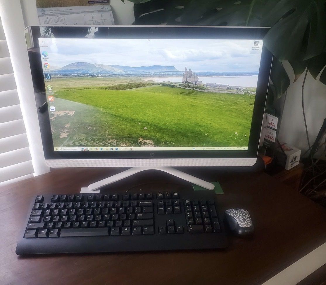 HP All-in-One PC - Sleek White Design with Keyboard & Mouse Included