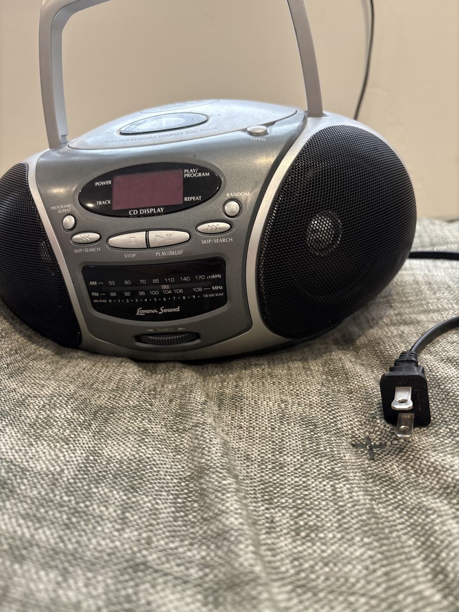 Lenoxx Sound Portable AM/FM Radio and CD Player Boombox