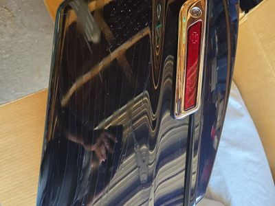 Harley-Davidson stock front/rear fenders and bags