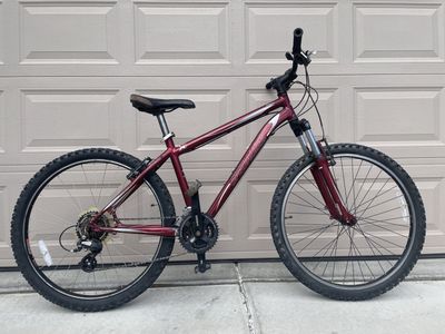 Specialized Myka 26” Mountain Bike – 17” Frame