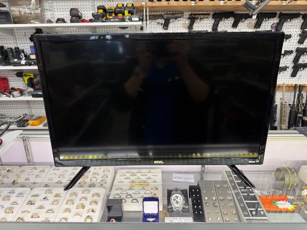 ONN 24 INCHES ROKU TV WITH REMOTE 100012590