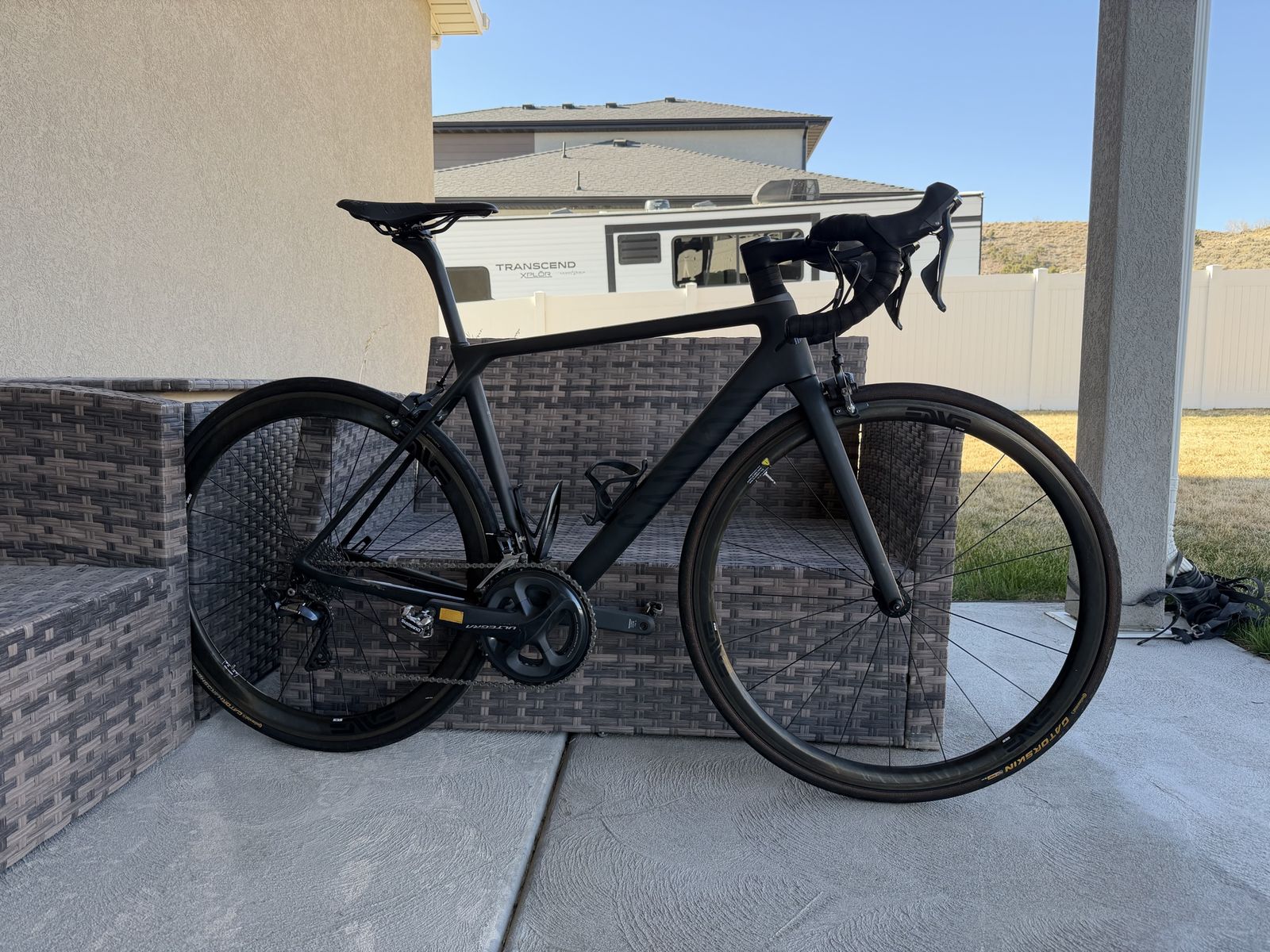 Canyon Ultimate CF SL 8  Enve SES Wheels Size SM