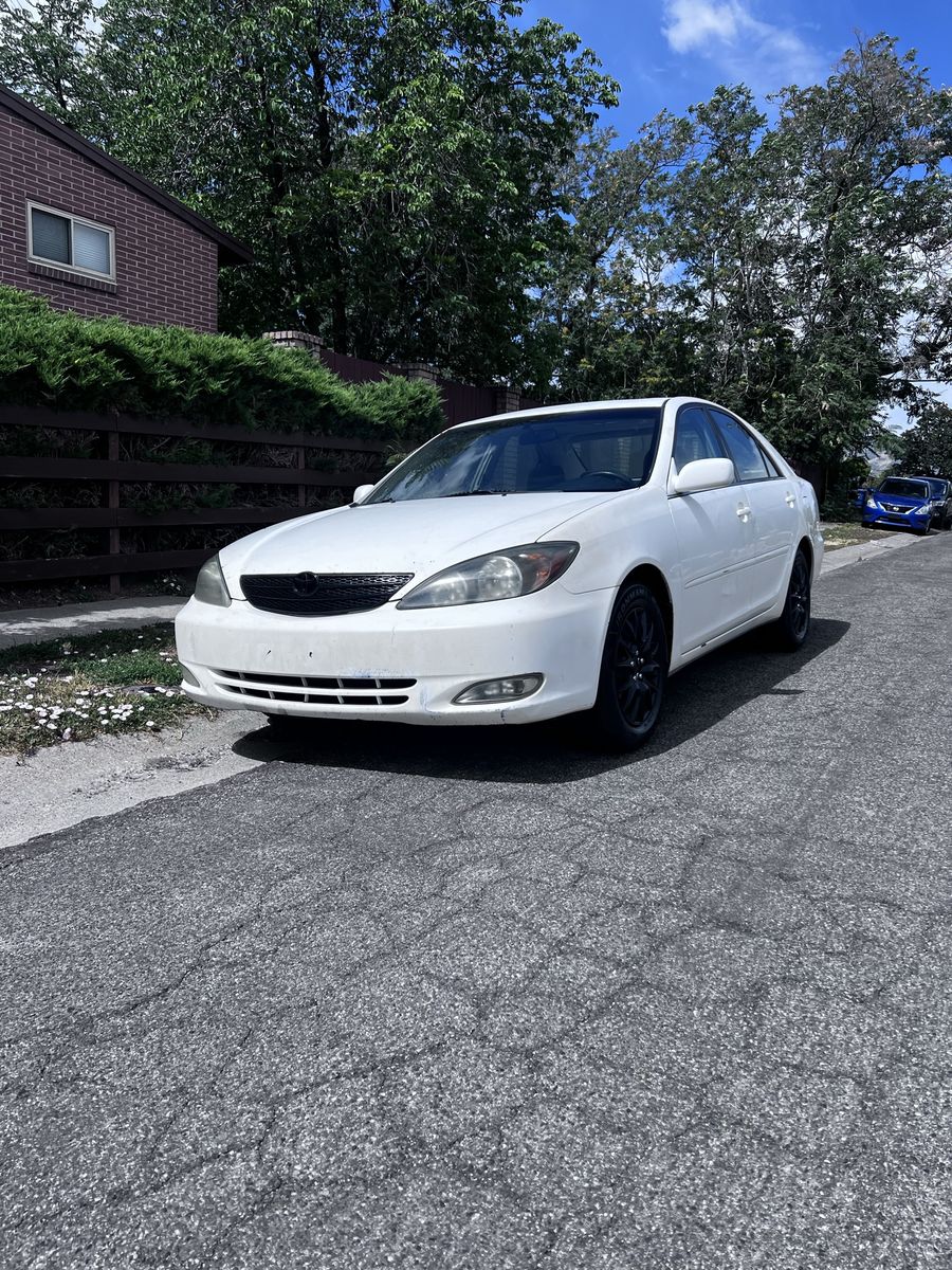 2004 Toyota Camry LE