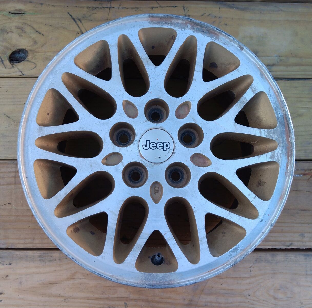 1993-1999 Jeep Grand Cherokee 15 inch Wheel OEM