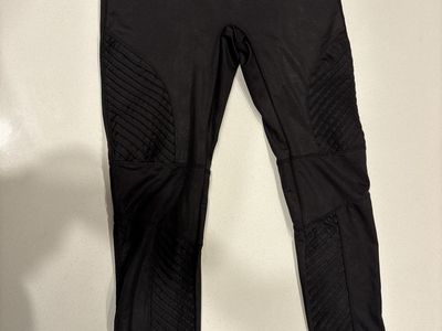 Women's Black Moto Style Leggings with Ribbed Panels - Size L/XL