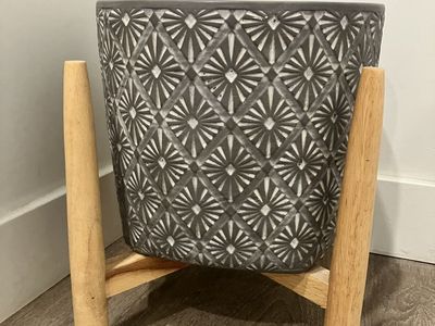 Modern Grey Ceramic Planter with Wooden Stand - Geometric Pattern Home Decor