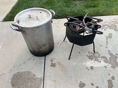 Turkey burner and large pot setup
